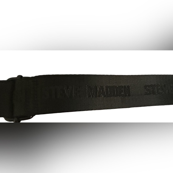 Steve Madden half moon Black Crossbody Bag - Picture 3 of 10